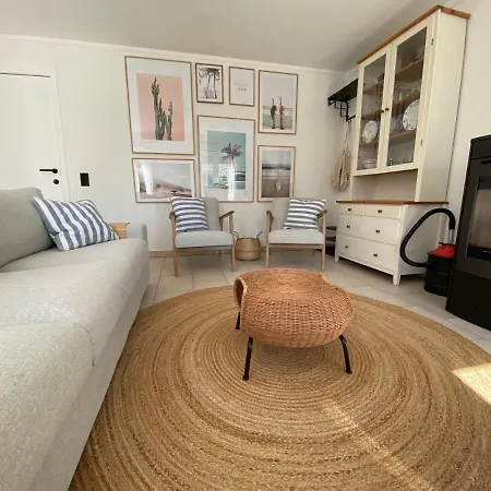Charlie&chloé’s Beachcondo ***** *