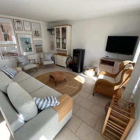 Charlie & Chloe's Beachcondo *****